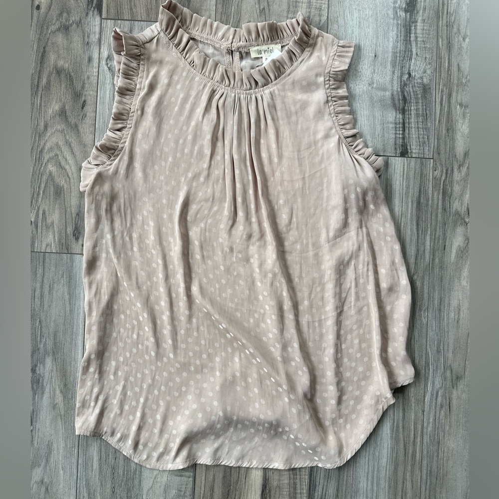 NWT La Miel Silky Tank Top with a Shiny Polka Dot and Ruffle Details Size Small